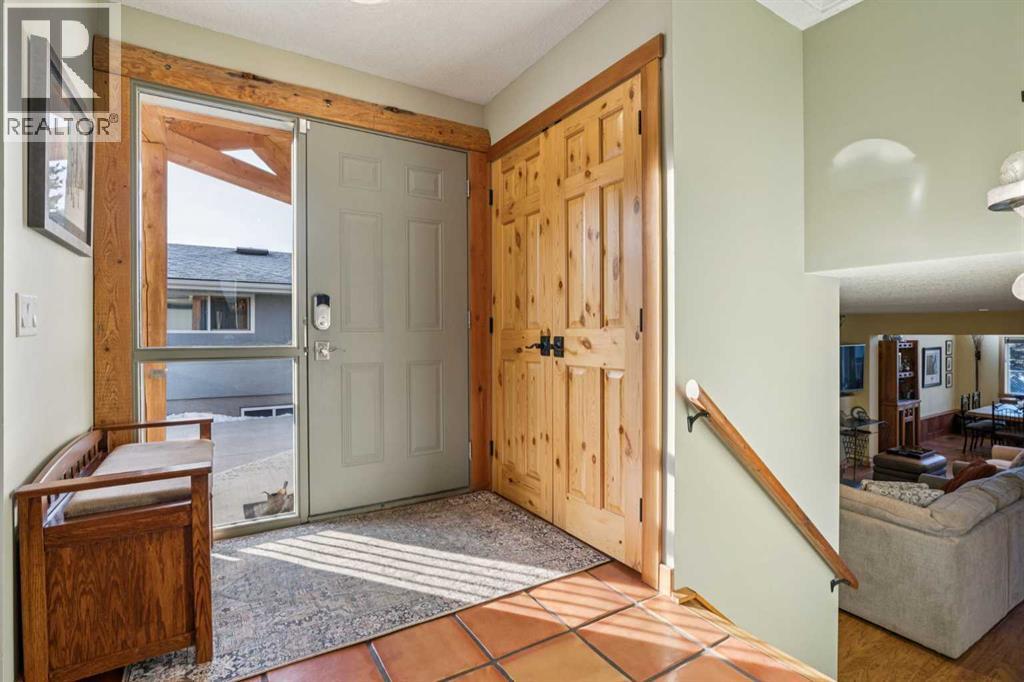 House for Sale in 5031 Viceroy Drive NW|Calgary, Alberta T3A0V2 4