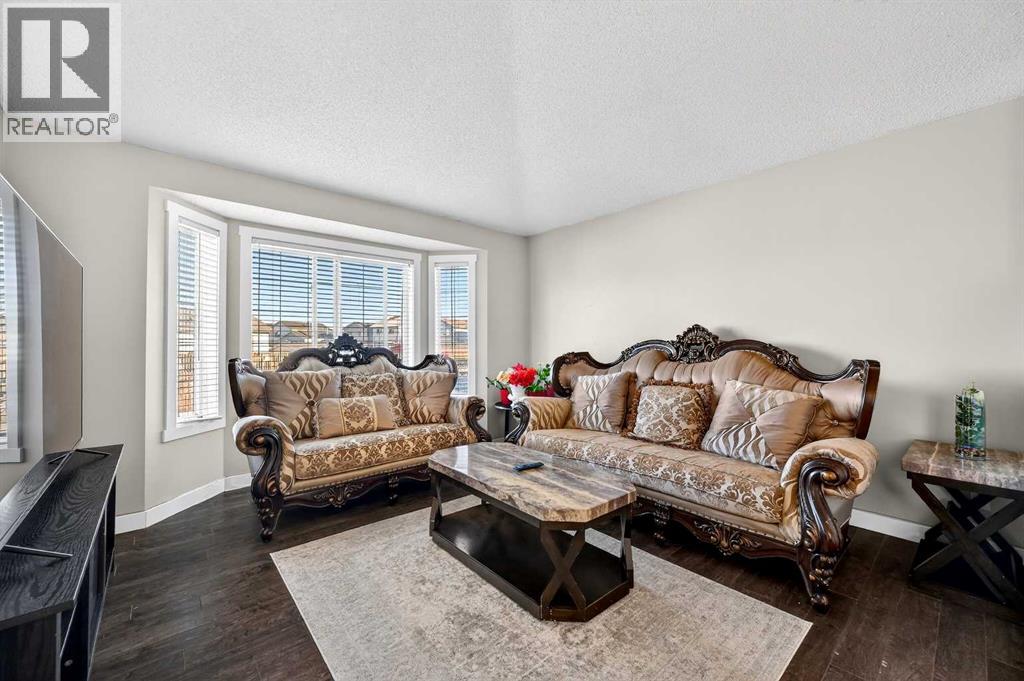 House for Sale in 312 Martin Crossing Way NE|Calgary, Alberta T3J3T2 4