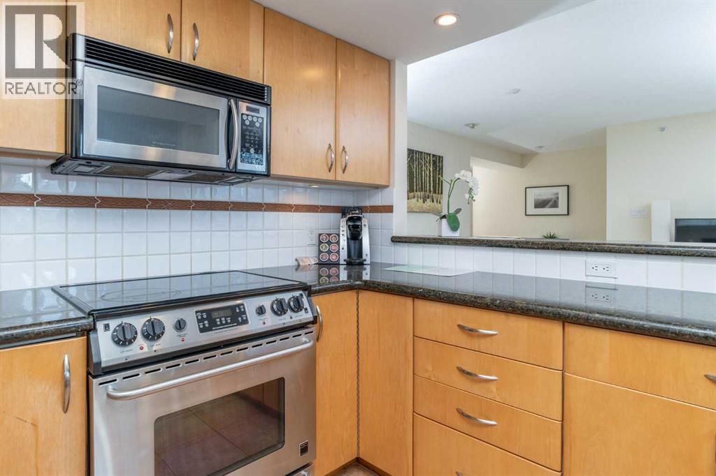 Apartment for Sale in 404, 1108 6 Avenue SW|Calgary, Alberta T2P5K1 3