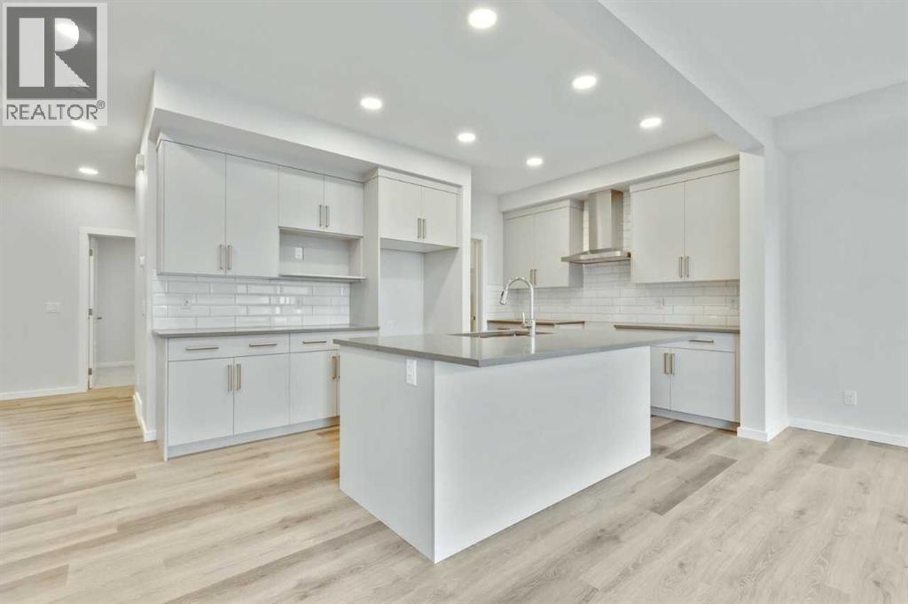 House for Sale in 21 Heartwood Lane SE|Calgary, Alberta T3M2K1 2