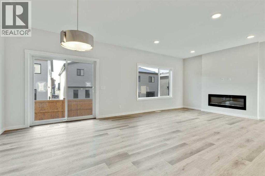 House for Sale in 21 Heartwood Lane SE|Calgary, Alberta T3M2K1 5