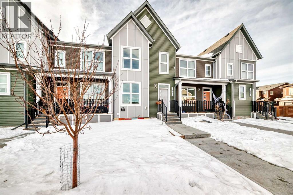 Row / Townhouse for Sale in 83 Savanna Park NE|Calgary, Alberta T3J0Y8 2