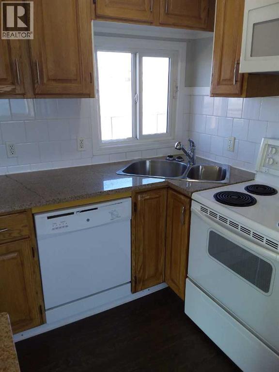 Mobile Home for Sale in 300, 6220 17 Avenue SE|Calgary, Alberta T2A0W6 5