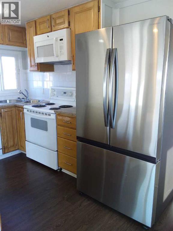 Mobile Home for Sale in 300, 6220 17 Avenue SE|Calgary, Alberta T2A0W6 4