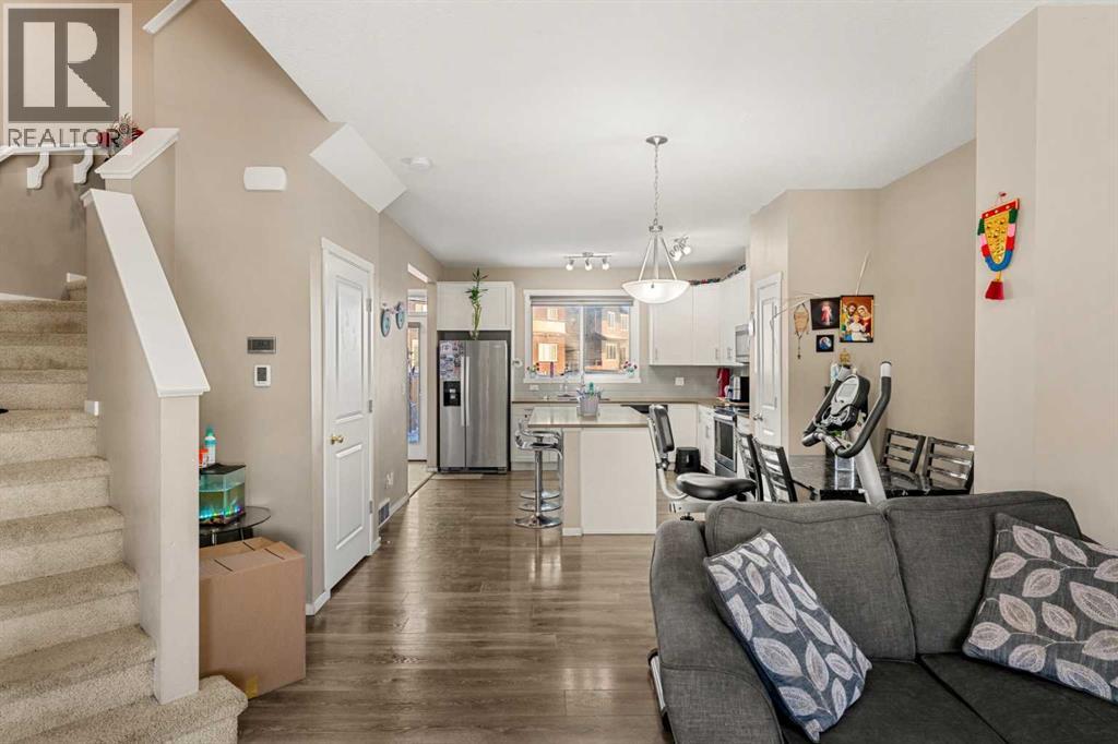 Row / Townhouse for Sale in 8916 46 Street NE|Calgary, Alberta T3J0X6 4