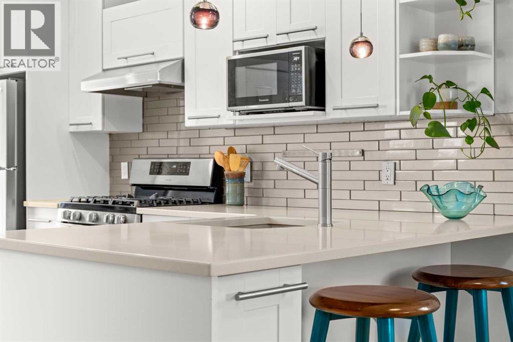 House for Sale in 2714 17 Street SW|Calgary, Alberta T2T4N3 2