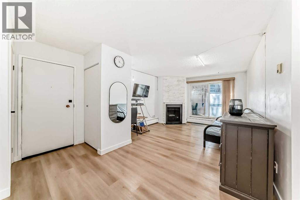 Apartment for Sale in 4105, 315 Southampton Drive SW|Calgary, Alberta T2W2T6 4