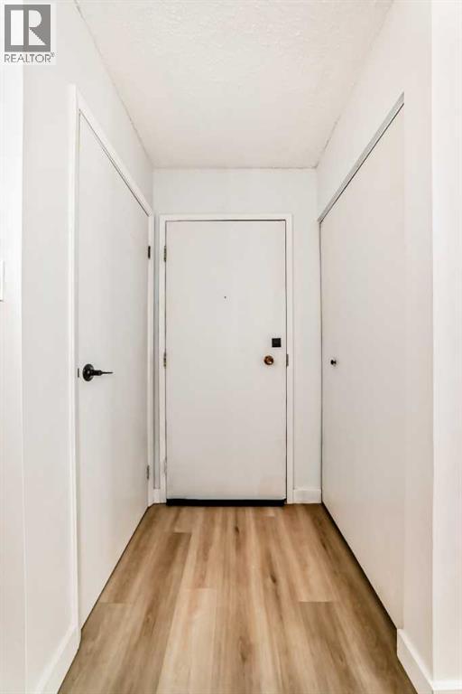 Apartment for Sale in 4105, 315 Southampton Drive SW|Calgary, Alberta T2W2T6 3