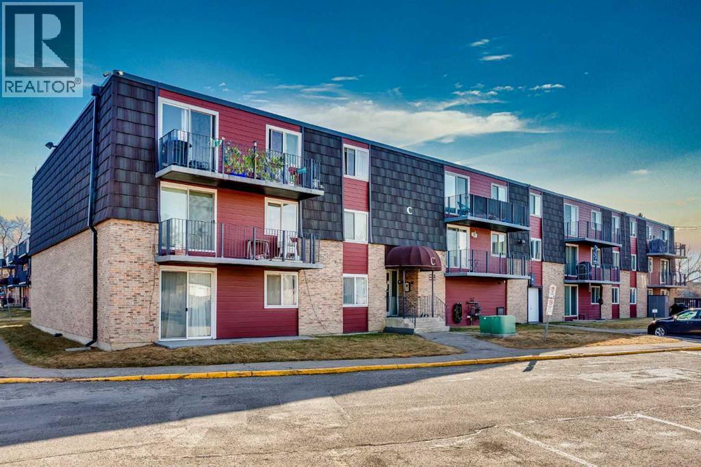 Apartment for Sale in 22C, 80 Galbraith Drive SW|Calgary, Alberta T3E4Z6 2
