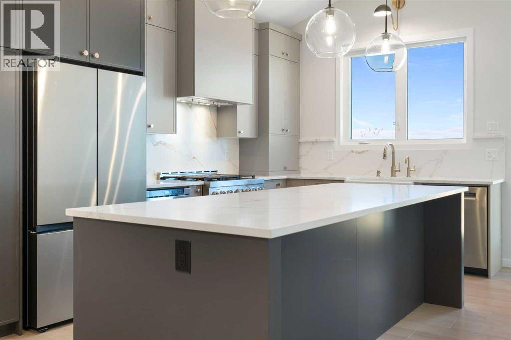 House for Sale in 147 Marmot Grove NW|Calgary, Alberta T3R2G4 3