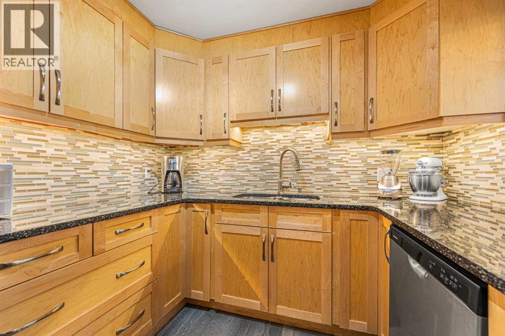 Apartment for Sale in 410, 3730 50 Street NW|Calgary, Alberta T3A2V9 5