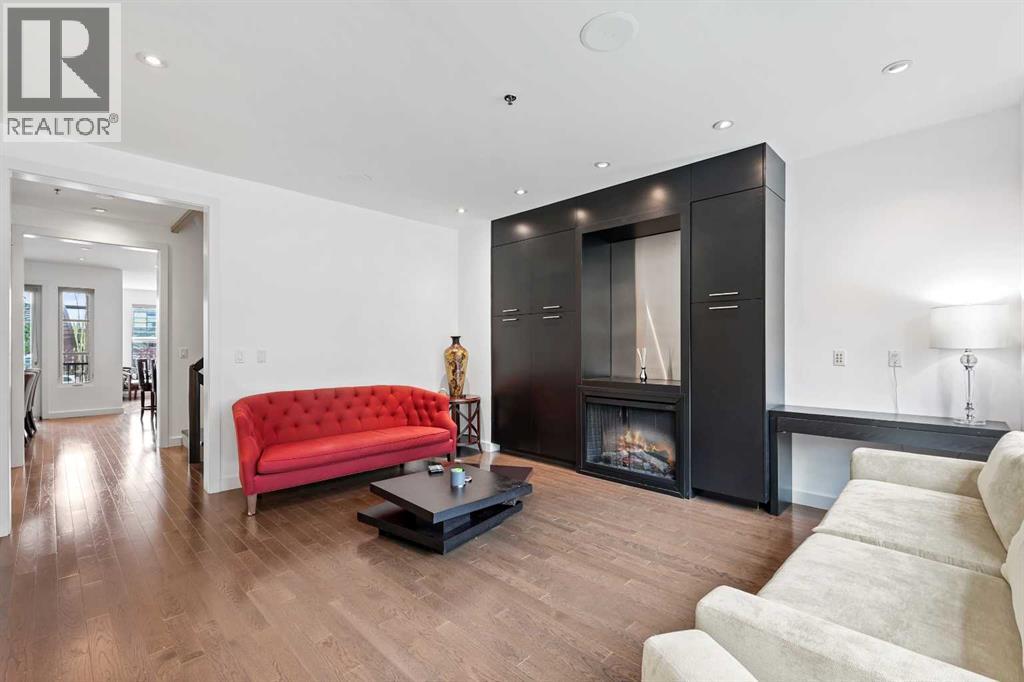 Row / Townhouse for Sale in 606 Aspen Meadows Hill SW|Calgary, Alberta T3H0G3 4