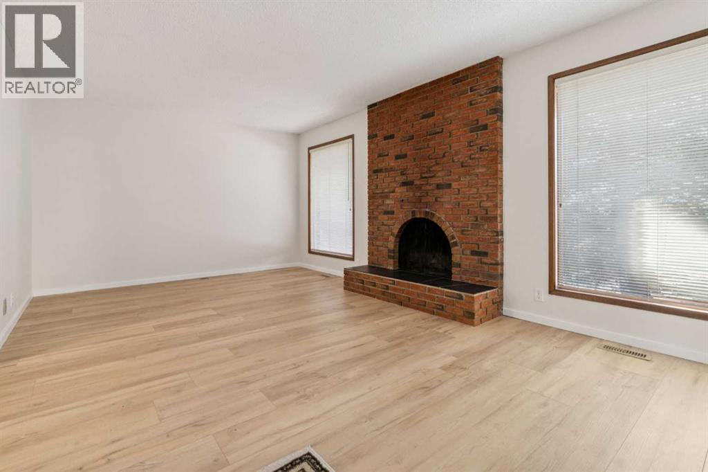 Duplex for Sale in 91 Edgehill Drive NW|Calgary, Alberta T3A2W1 5