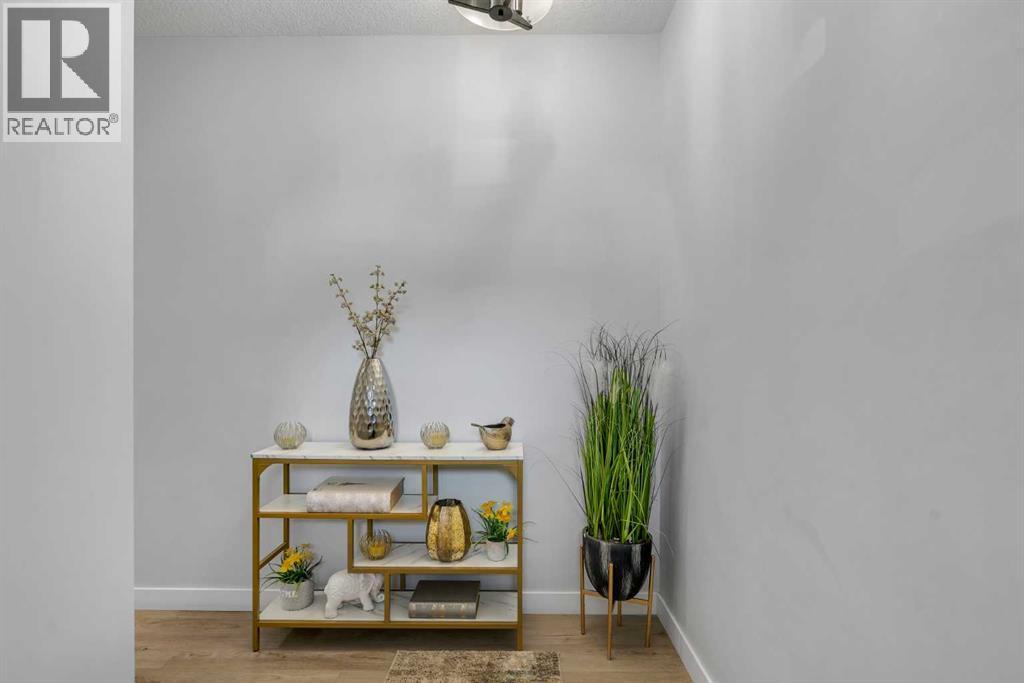 House for Sale in 172 Carringsby Avenue NW|Calgary, Alberta T3P1S1 4