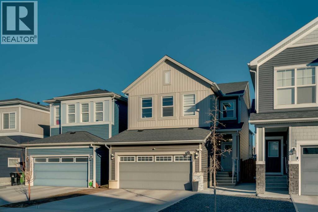 House for Sale in 172 Carringsby Avenue NW|Calgary, Alberta T3P1S1 2