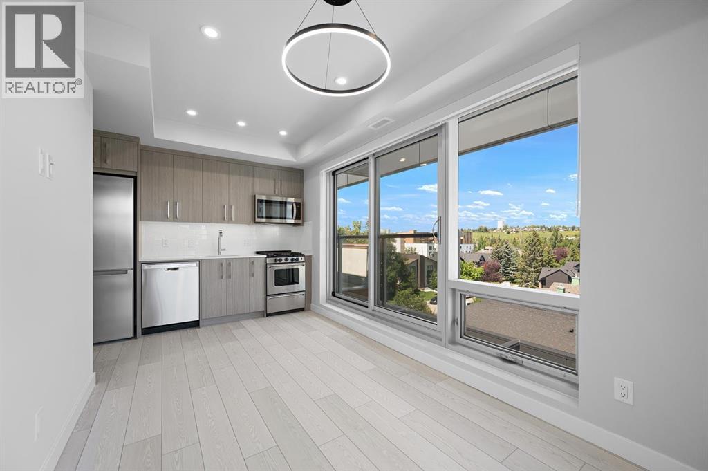 Apartment for Sale in 402, 110 18A Street NW|Calgary, Alberta T2N5G5 4