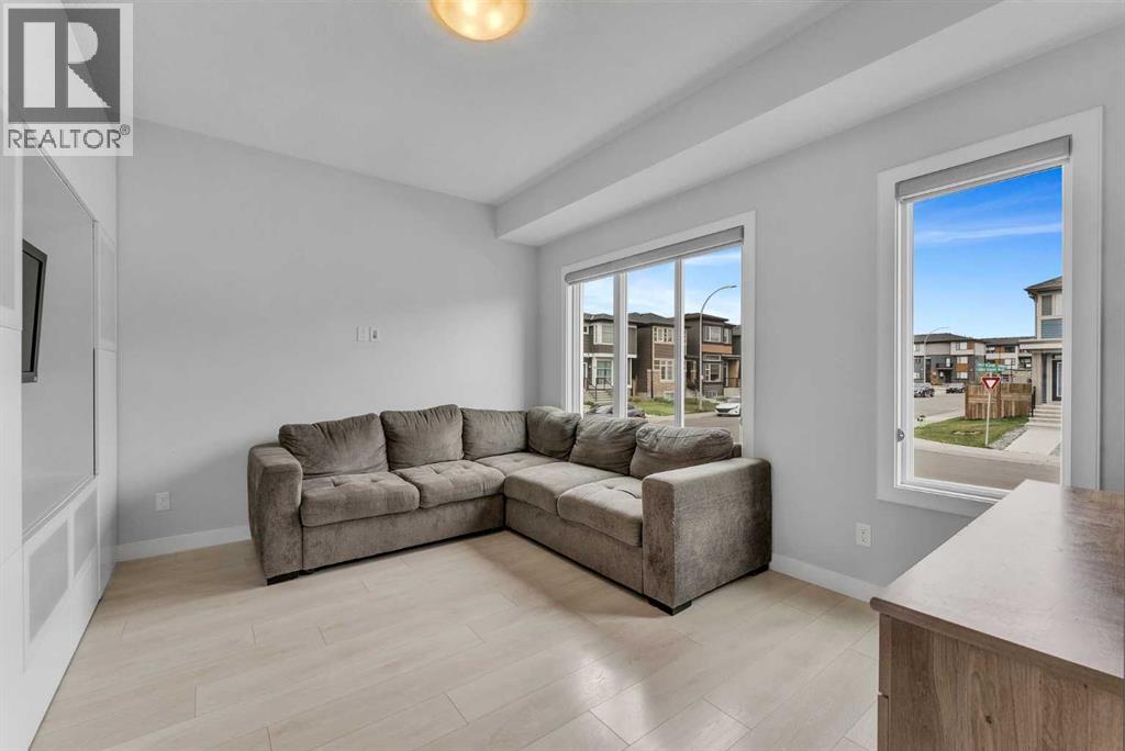 House for Sale in 7 Corner Meadows Common NE|Calgary, Alberta T3N1J5 5