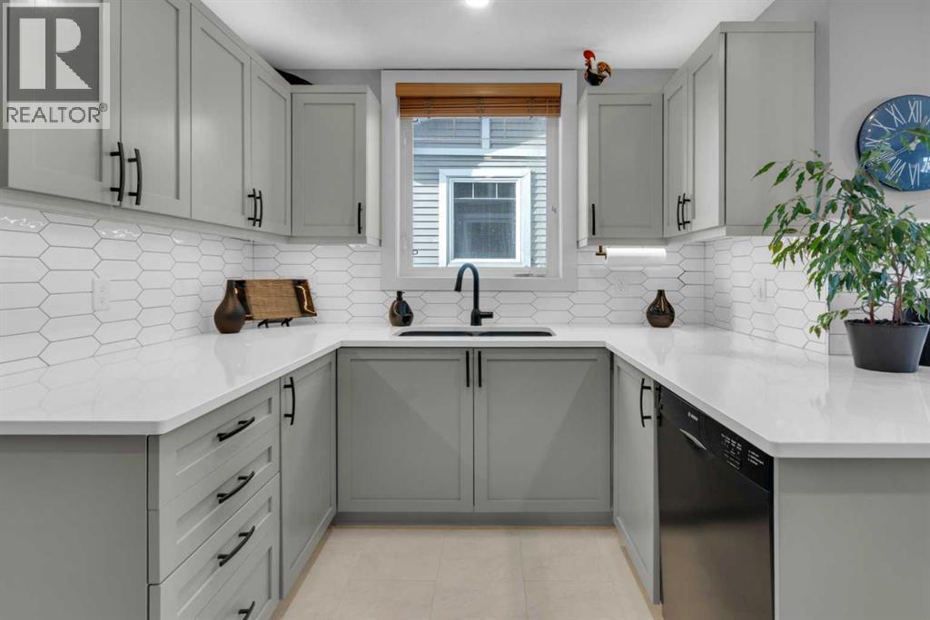 Row / Townhouse for Sale in 902, 8000 Wentworth Drive SW|Calgary, Alberta T3H5K9 2