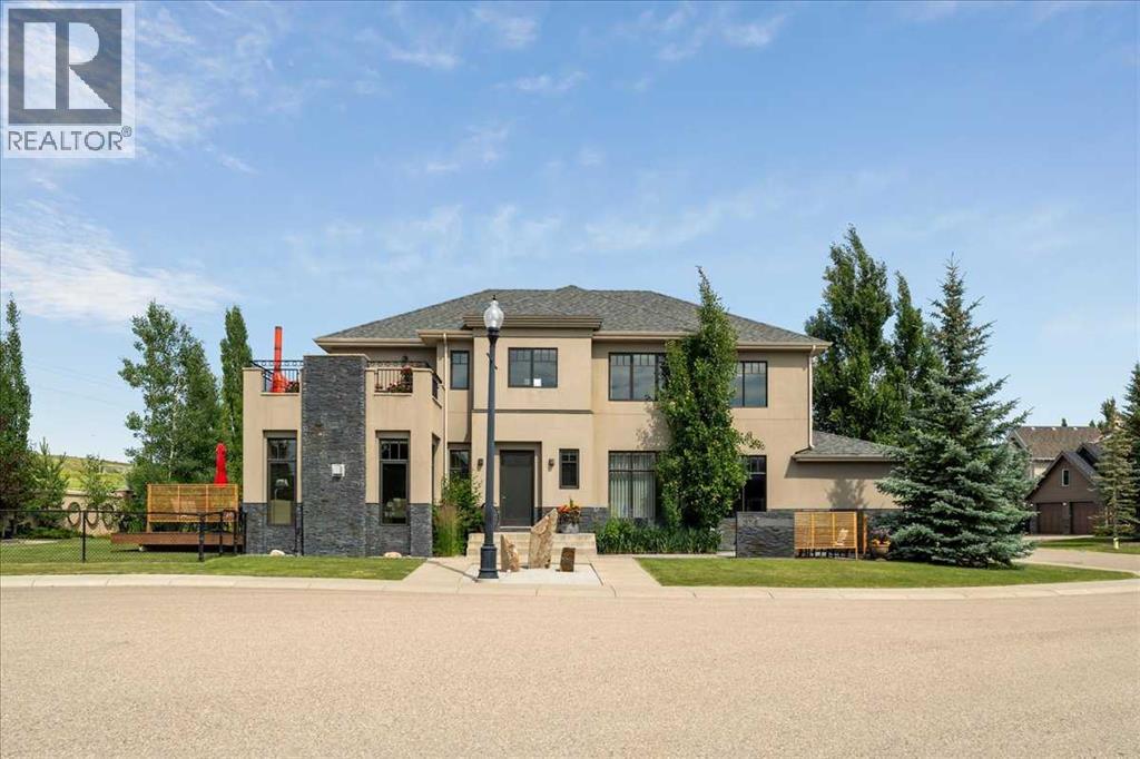 House for Sale in 374 Discovery Ridge Way SW|Calgary, Alberta T3H5S8 2