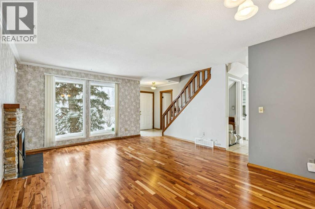 House for Sale in 3412 Temple Road NE|Calgary, Alberta T1Y3A9 5