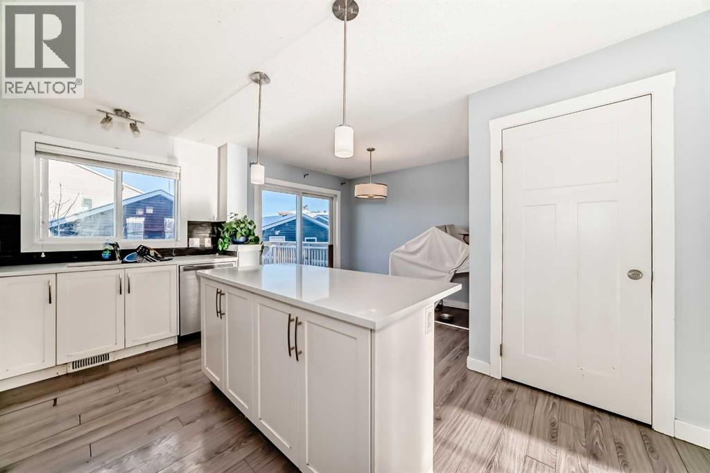 Duplex for Sale in 366 Auburn Bay Avenue SE|Calgary, Alberta T3M2C8 4