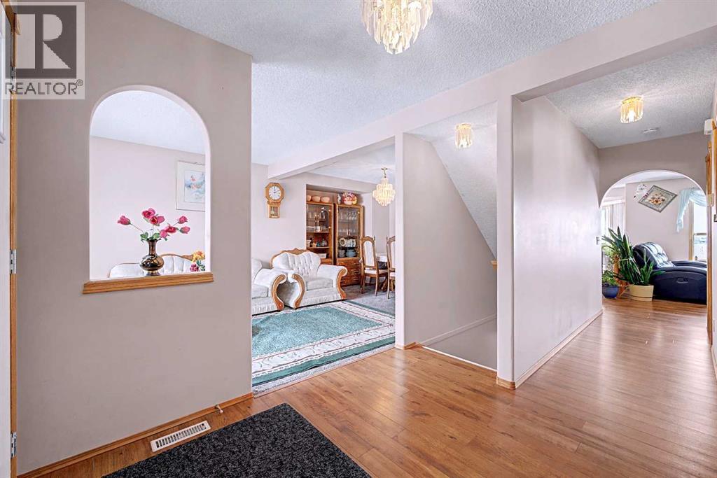 House for Sale in 433 Coral Springs Place NE|Calgary, Alberta T3J3R1 3