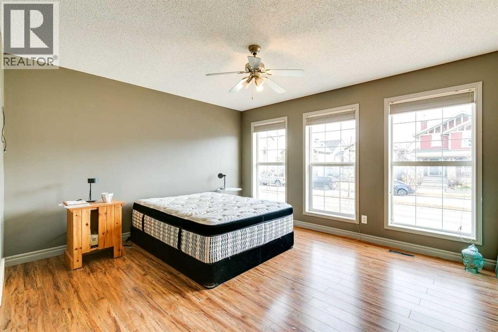 House for Sale in 79 Prestwick Street SE|Calgary, Alberta T2Z4K9 3