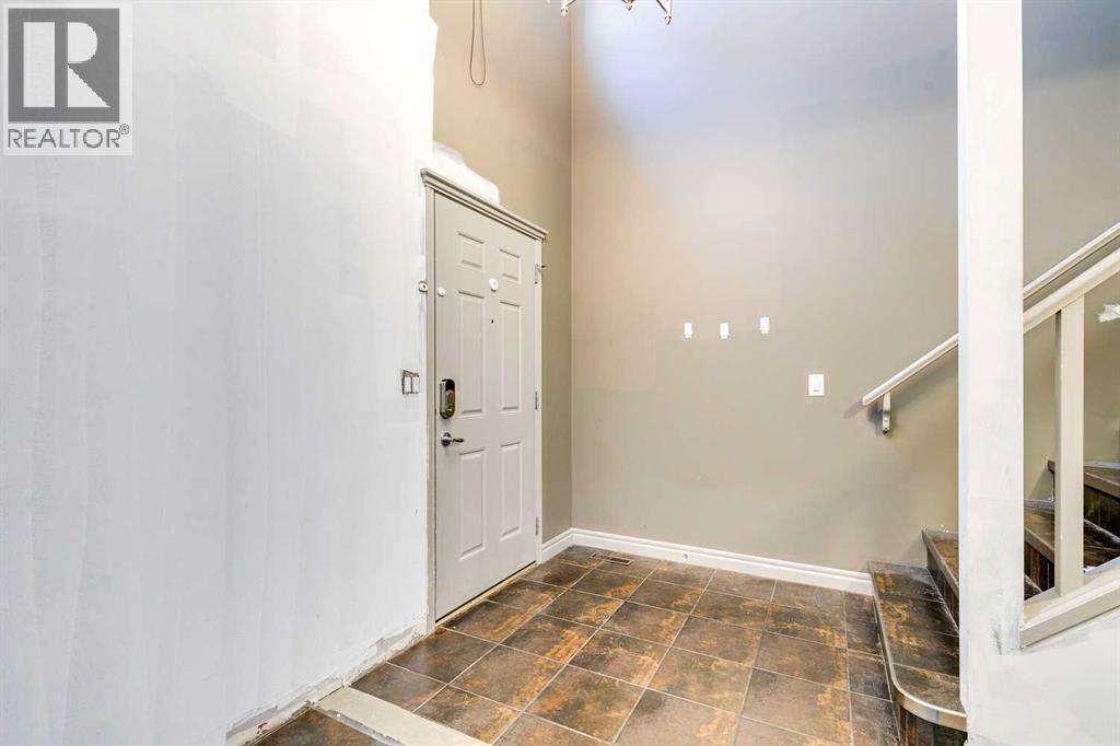 House for Sale in 79 Prestwick Street SE|Calgary, Alberta T2Z4K9 2