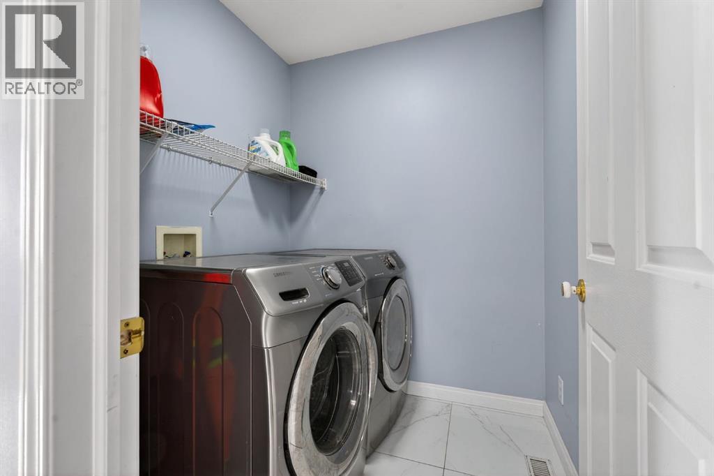 House for Sale in 232 San Fernando Place NE|Calgary, Alberta T1Y7J2 5