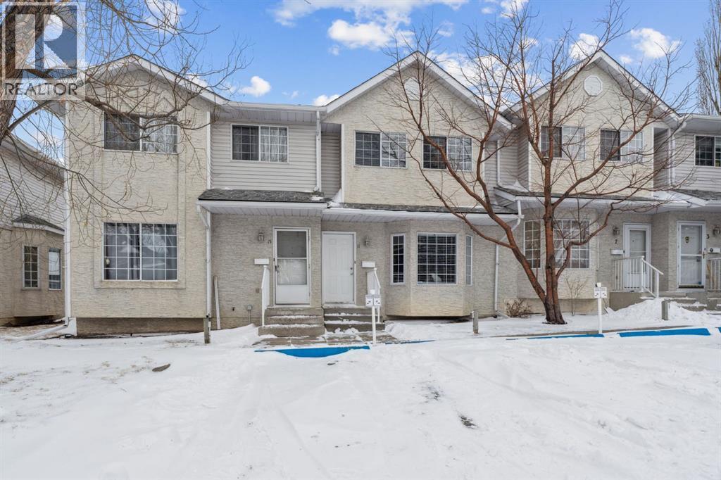 Row / Townhouse for Sale in 11 BEDFORD Manor NE|Calgary, Alberta T3K4B8 2