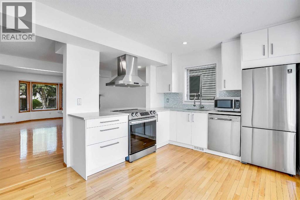 Row / Townhouse for Sale in 209 Patina Park SW|Calgary, Alberta T3H3E3 5