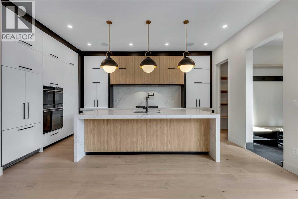 House for Sale in 342 Normandy Drive SW|Calgary, Alberta T3E8G8 3