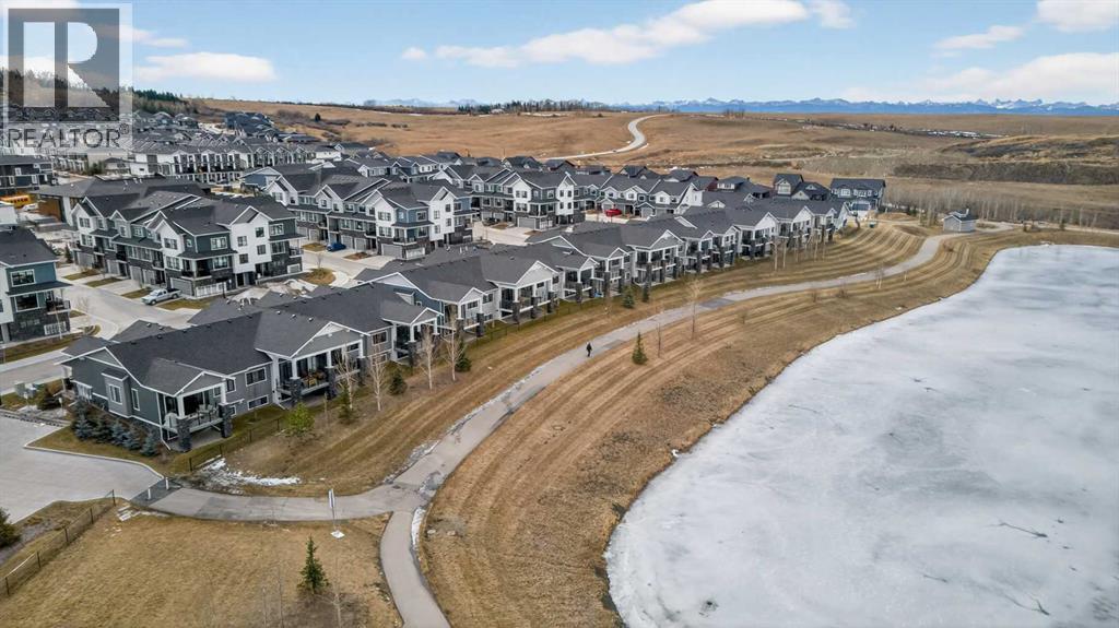 Row / Townhouse for Sale in 206 Crestridge Common SW|Calgary, Alberta T3B6J5 4