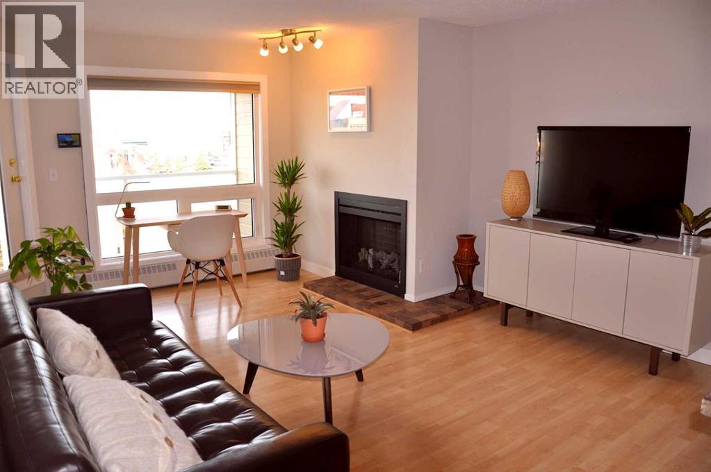 Apartment for Sale in 405, 3737 42 Street NW|Calgary, Alberta T3A2M8 4