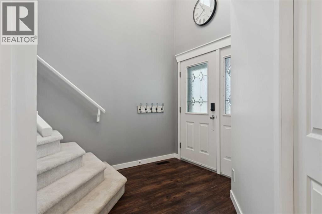 House for Sale in 250 Chapalina Place SE|Calgary, Alberta T2X3P4 2