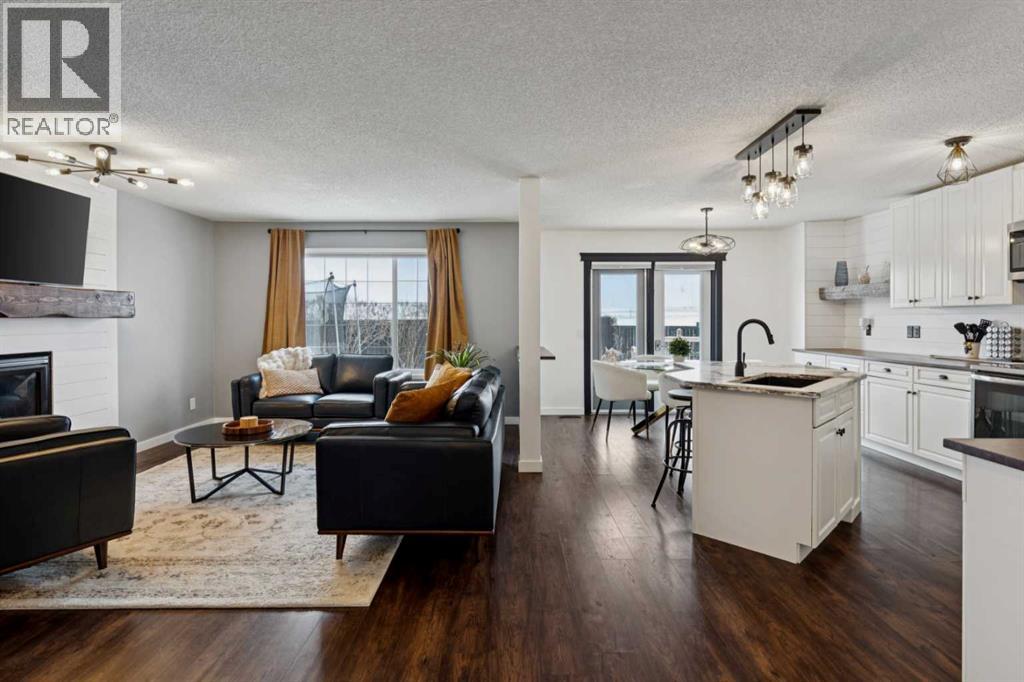 House for Sale in 250 Chapalina Place SE|Calgary, Alberta T2X3P4 4