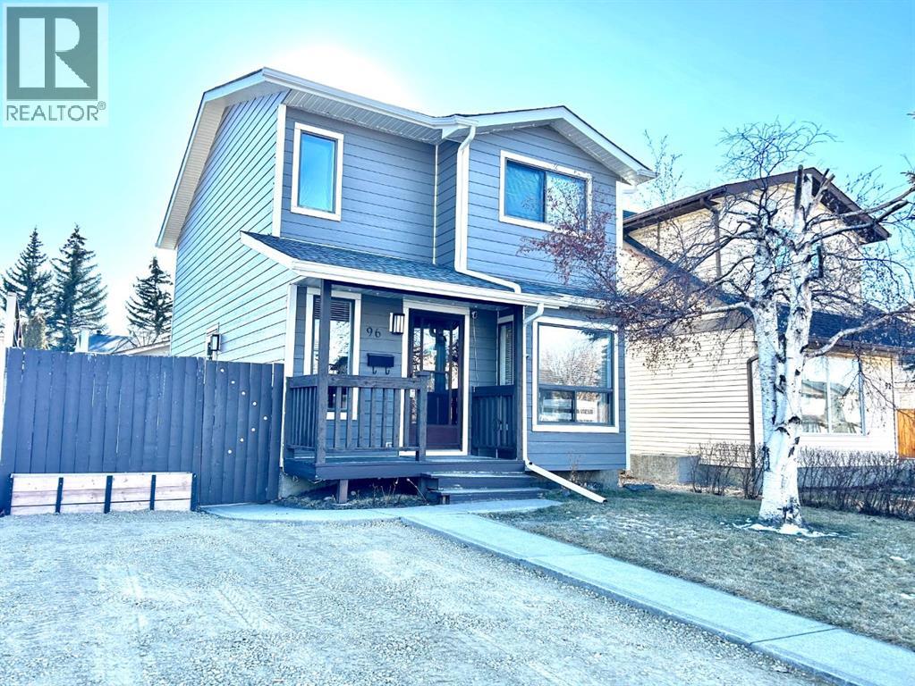 House for Sale in 96 Abberfield Crescent NE|Calgary, Alberta T2A6N6 2