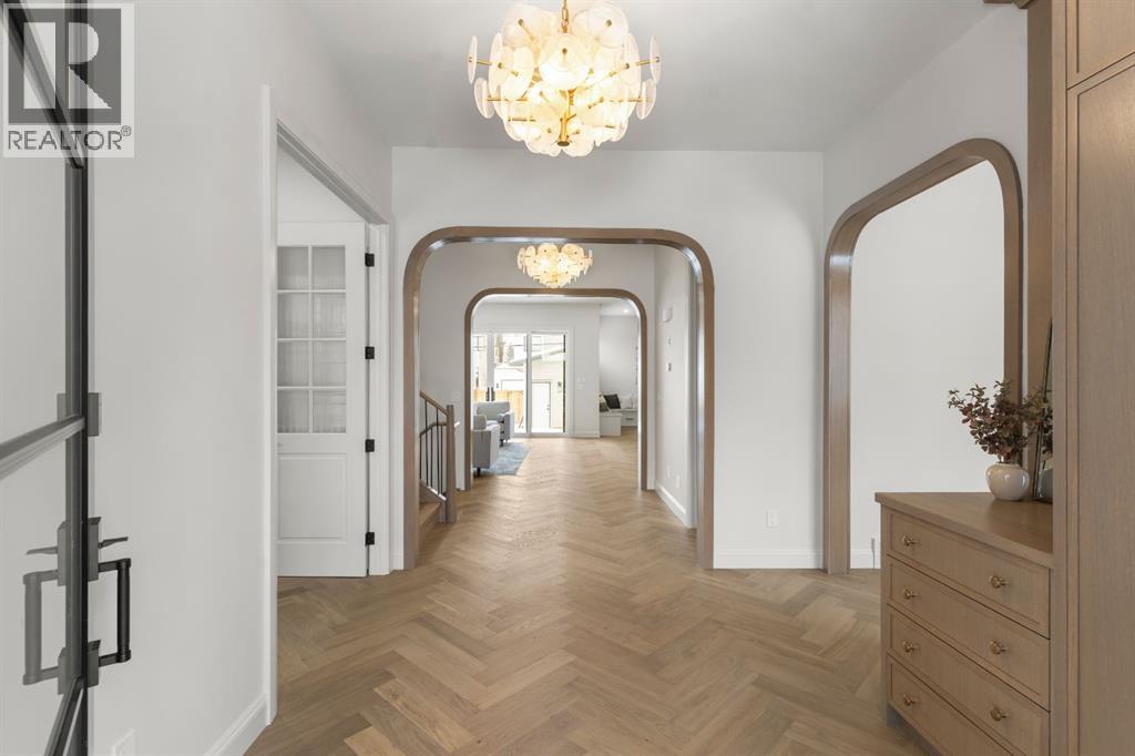 House for Sale in 2317 2 Avenue NW|Calgary, Alberta T2N0H3 3