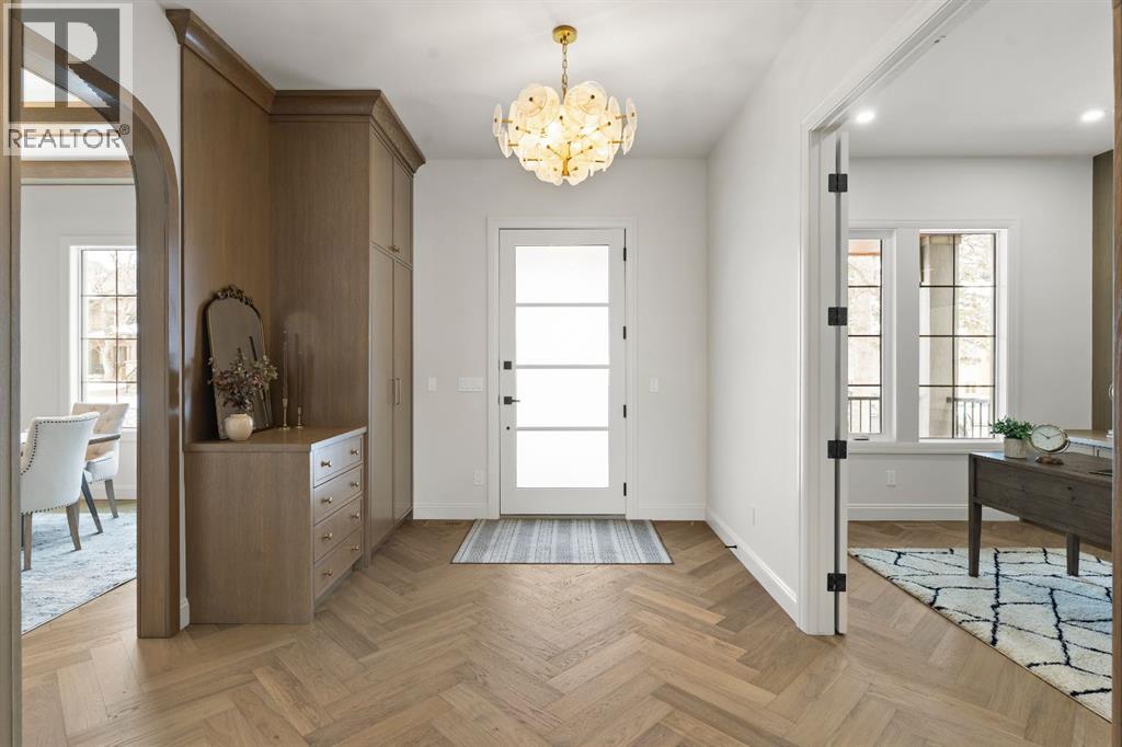 House for Sale in 2317 2 Avenue NW|Calgary, Alberta T2N0H3 2