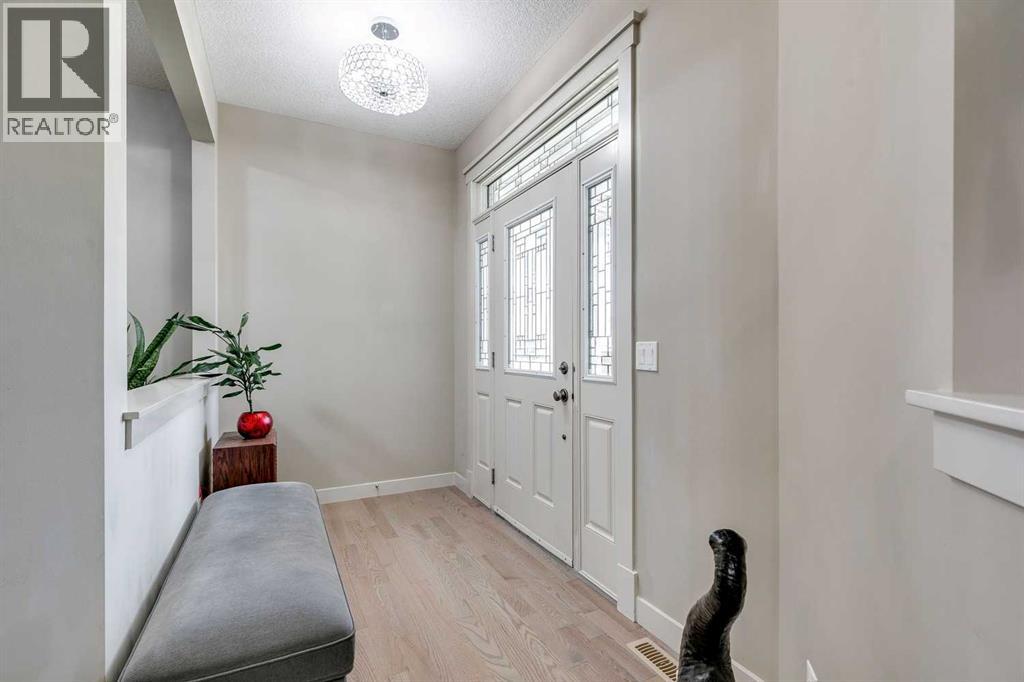 House for Sale in 95 Evansdale Common NW|Calgary, Alberta T3P0E6 2