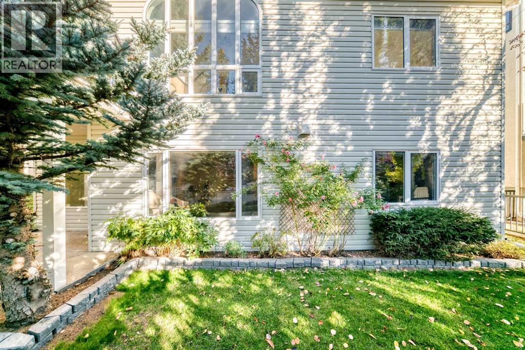 House for Sale in 29 Simcoe Gate SW|Calgary, Alberta T3H4K6 4