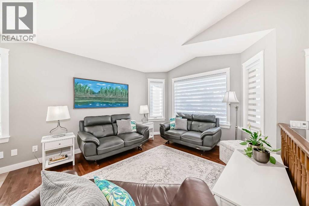 House for Sale in 76 Riverside Way SE|Calgary, Alberta T2C3V8 5