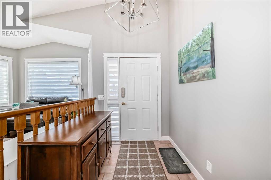 House for Sale in 76 Riverside Way SE|Calgary, Alberta T2C3V8 2