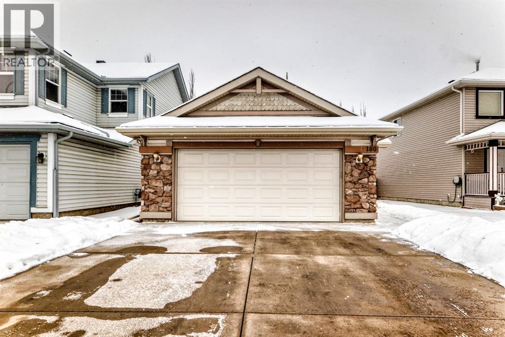 House for Sale in 180 Coventry Hills Drive NE|Calgary, Alberta T3K6H4 2