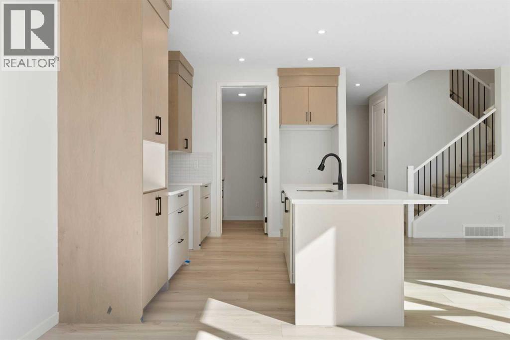 House for Sale in 17 Marmot Passage NW|Calgary, Alberta T3R2J3 4