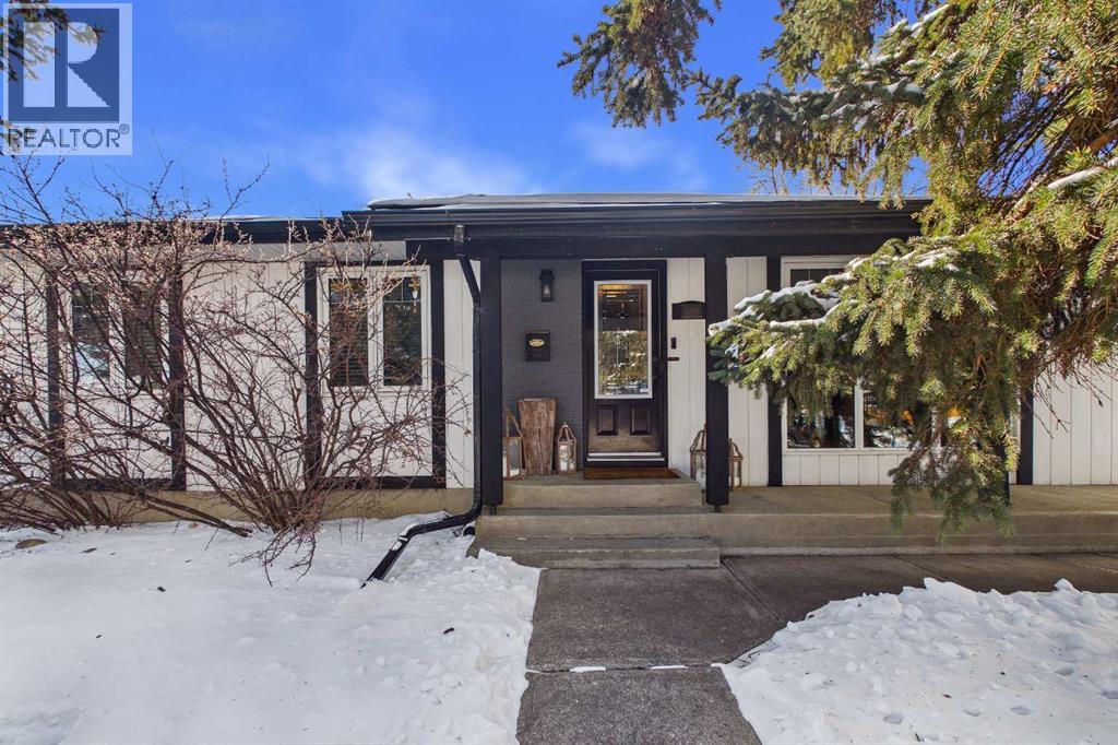 House for Sale in 335 Huntridge Road NE|Calgary, Alberta T2K4B8 2