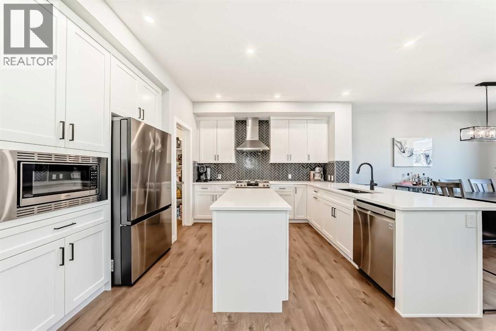 House for Sale in 32 Creekstone Landing SW|Calgary, Alberta T2X5E5 4