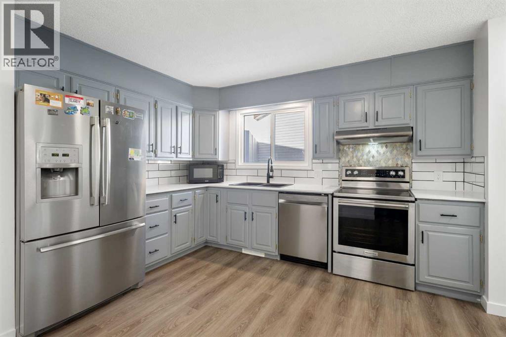 House for Sale in 95 Beddington Way NE|Calgary, Alberta T3K1M8