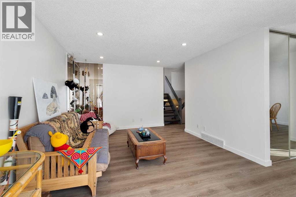 House for Sale in 95 Beddington Way NE|Calgary, Alberta T3K1M8 4