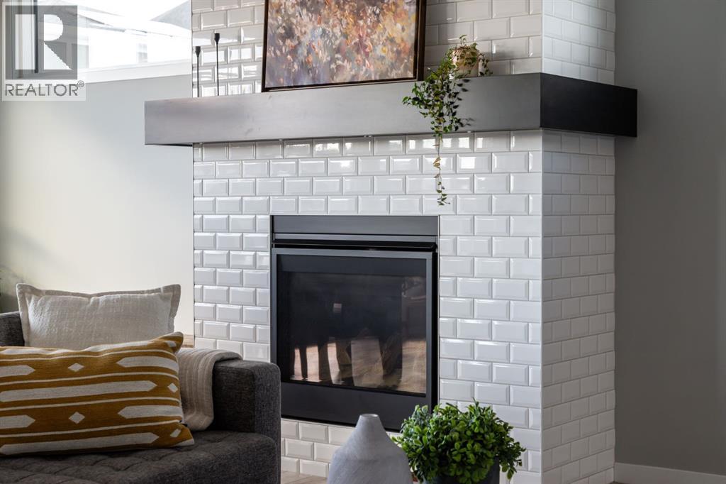 House for Sale in 21 West Grove Mews SW|Calgary, Alberta T3H2B1 4